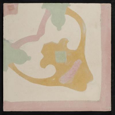 بلاطة إسمنتية ملونة والقالب المستخدم لصناعتها 