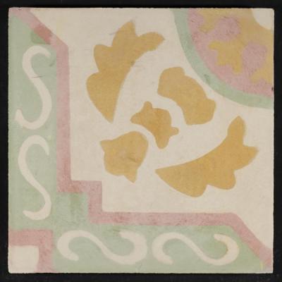 بلاطة إسمنتية ملونة والقالب المستخدم لصناعتها  