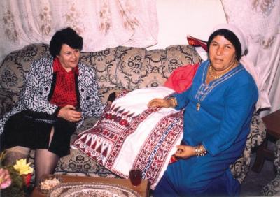 Widad Kawar with a Woman from Jabal el-Hussein camp, Jordan 