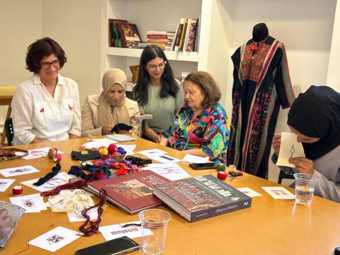 ورشة عمل عن التطريز في متحف طراز، عمان