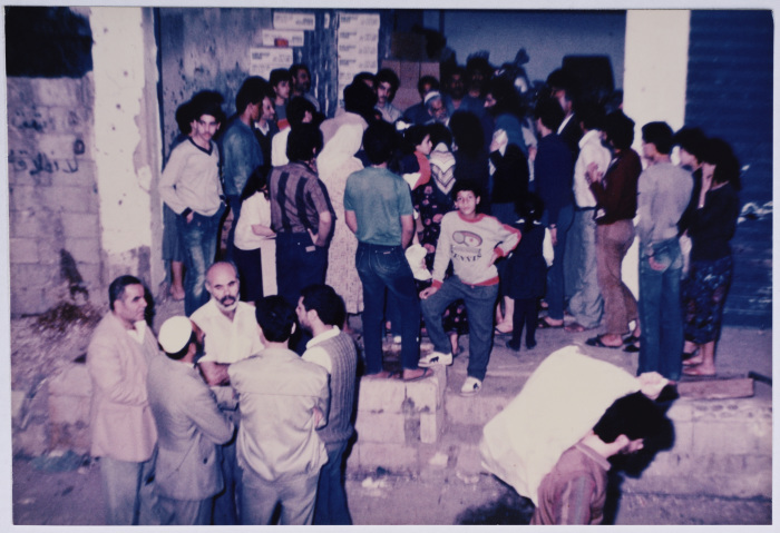 حشد من الناس، مخيم برج البراجنة، 1986