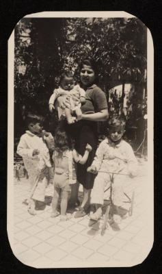 Itaf Sharabi with her children, Gaza, 1939