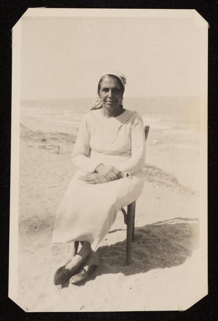 زكية الشوا، غزة، 12 أيلول 1937