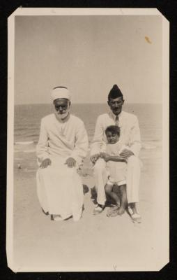 Majdi Al Shawwa with his uncle Ahmad Blakhiyeh port " Anthedon" , Gaza, 1937