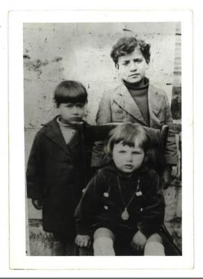 وائل زعيتر برفقة أشقائه، نابلس، 1939