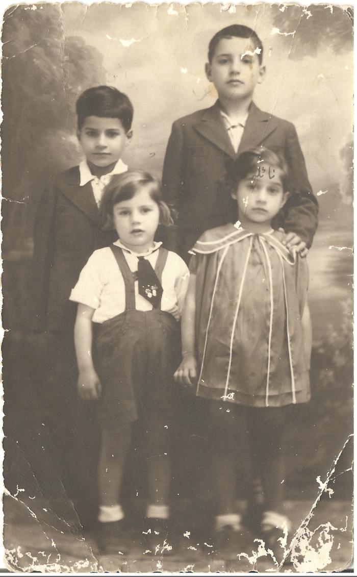 Wael Zuaiter with his siblings, Nablus, 1934