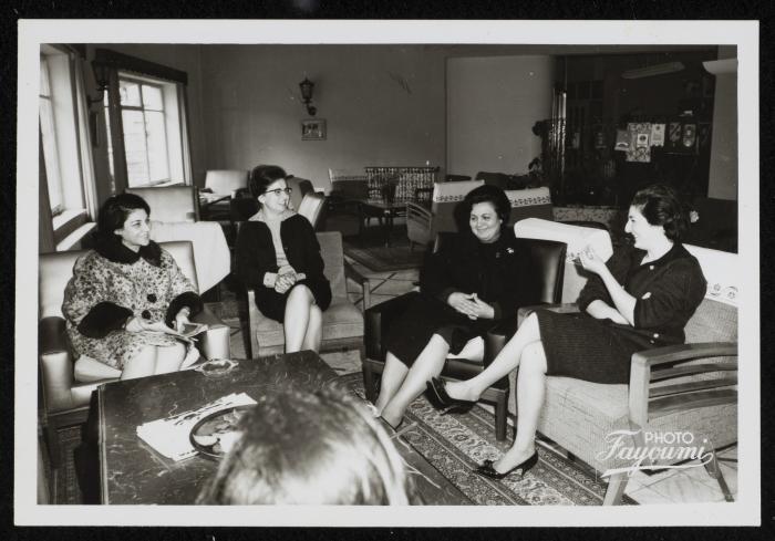 صورة سيدات من داخل أحد فنادق القدس، 1965