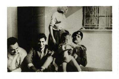 وائل زعيتر مع أقاربه، الكويت، 1961