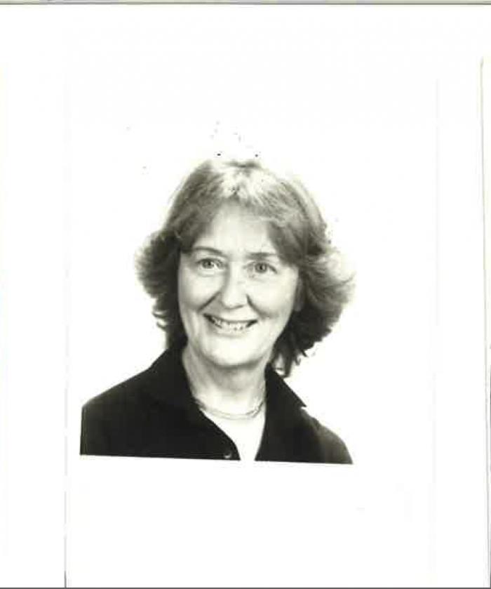  The plastic artist Janet Venn-Brown
