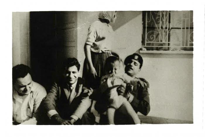 وائل زعيتر مع أقاربه، الكويت، 1961