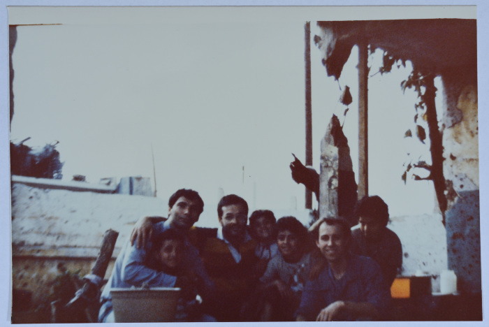 بضعة أشخاص، برج البراجنة، 1986
