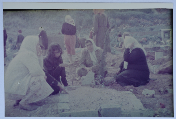زيارة مقبرة، مخيم برج البراجنة، 1986