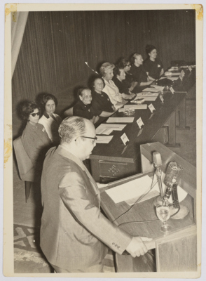 Zalekha Shuhab accompanied by women delegates at the opening ceremony of the Arab Women Union Society permanent office in Cairo