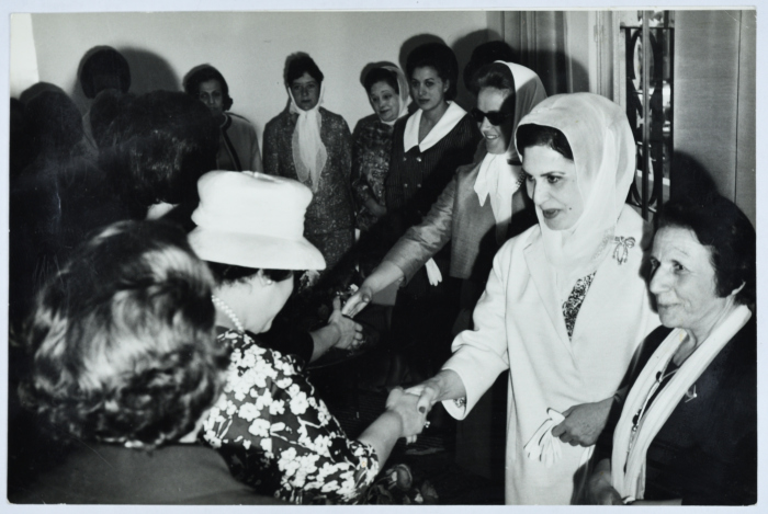 Zalekha Shuhabi with Queen Zein al-Sharaf at the Arab Women Union Society office in Jerusalem