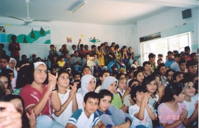 عرض مسرحي للأطفال لمسرح وسينماتك القصبة في مدينة الخليل