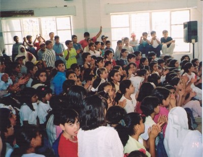 عرض مسرحي للأطفال لمسرح وسينماتك القصبة في مدينة الخليل