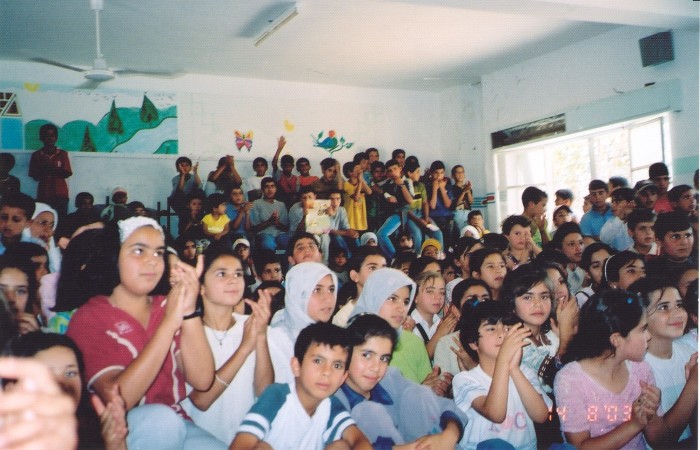 عرض مسرحي للأطفال لمسرح وسينماتك القصبة في مدينة الخليل