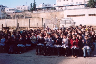 عرض مسرحي للأطفال لمسرح وسينماتك القصبة في عين سارة في الخليل 