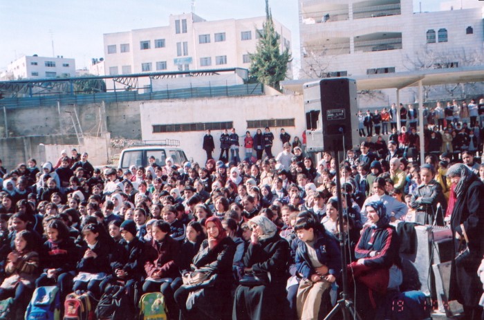 عرض مسرحي للأطفال لمسرح وسينماتك القصبة في عين سارة في الخليل 