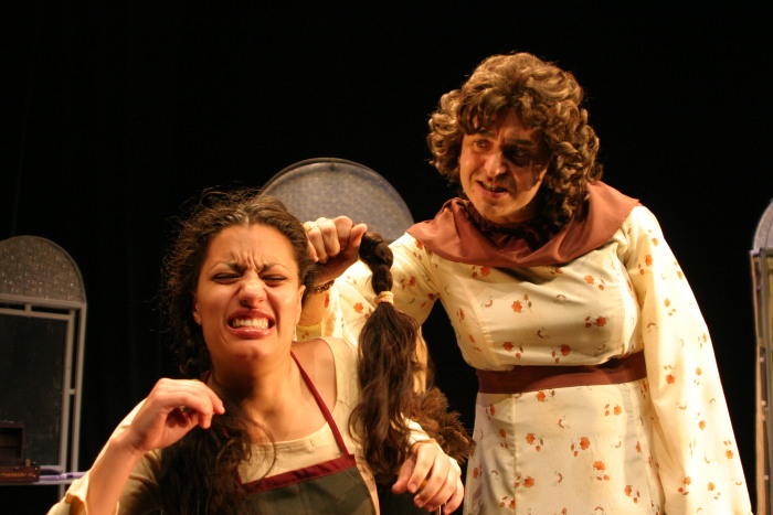 Palestinian actor Doreen Munayyer during the theatrical performance of 