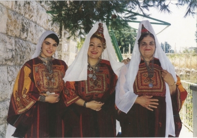 Maha El-Saca, her mother "Ellen", and her daughter "Iman"