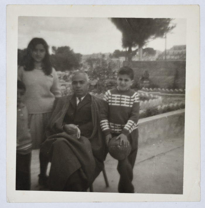 Nahla Qura with Her Father and Siblings 