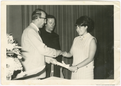 Maha El-Saca recieving her high school certificate