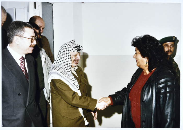 Nahla Qura with Yaser ʿarafat in Ramallah