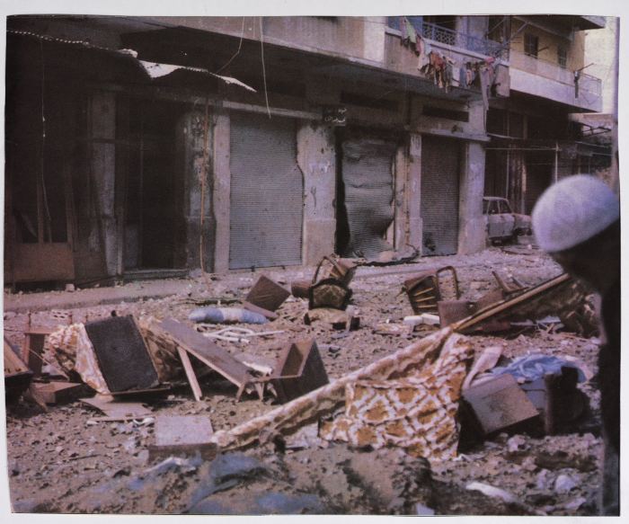 شارع مدمر، قصاصة من مجلة، لبنان، 1982- 1985