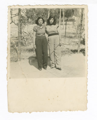 Huda and Nuzha Azar, Gaza, 1960-1969