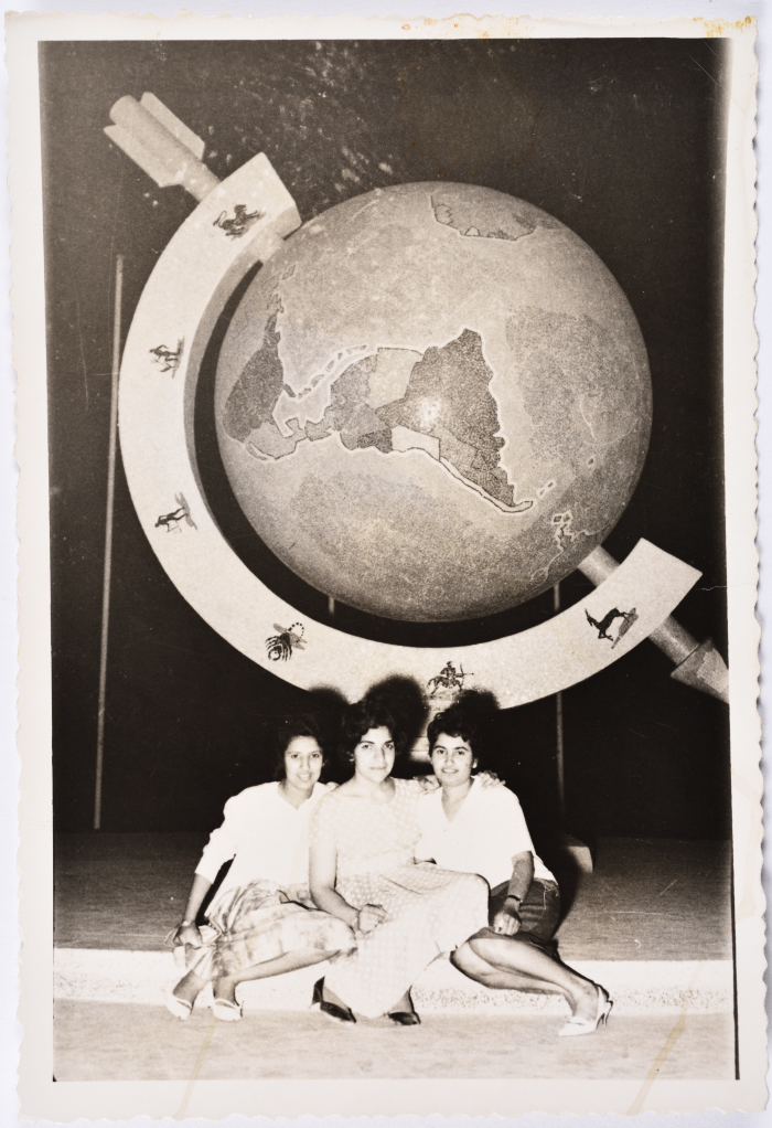 ليلى ترزي وأخريات، الكويت، 1953