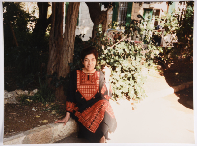 ليلى ترزي بالثوب الفلسطيني، 2005