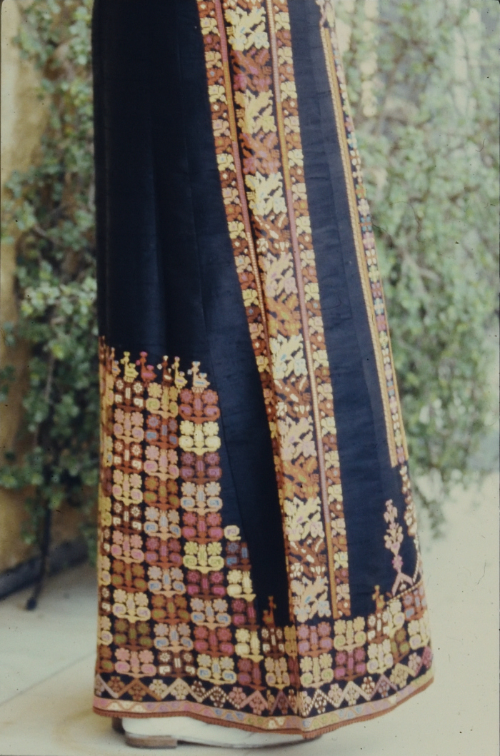 Handmade Embroidery Products by the Association for the Development of Palestinian Camps (INAASH) 