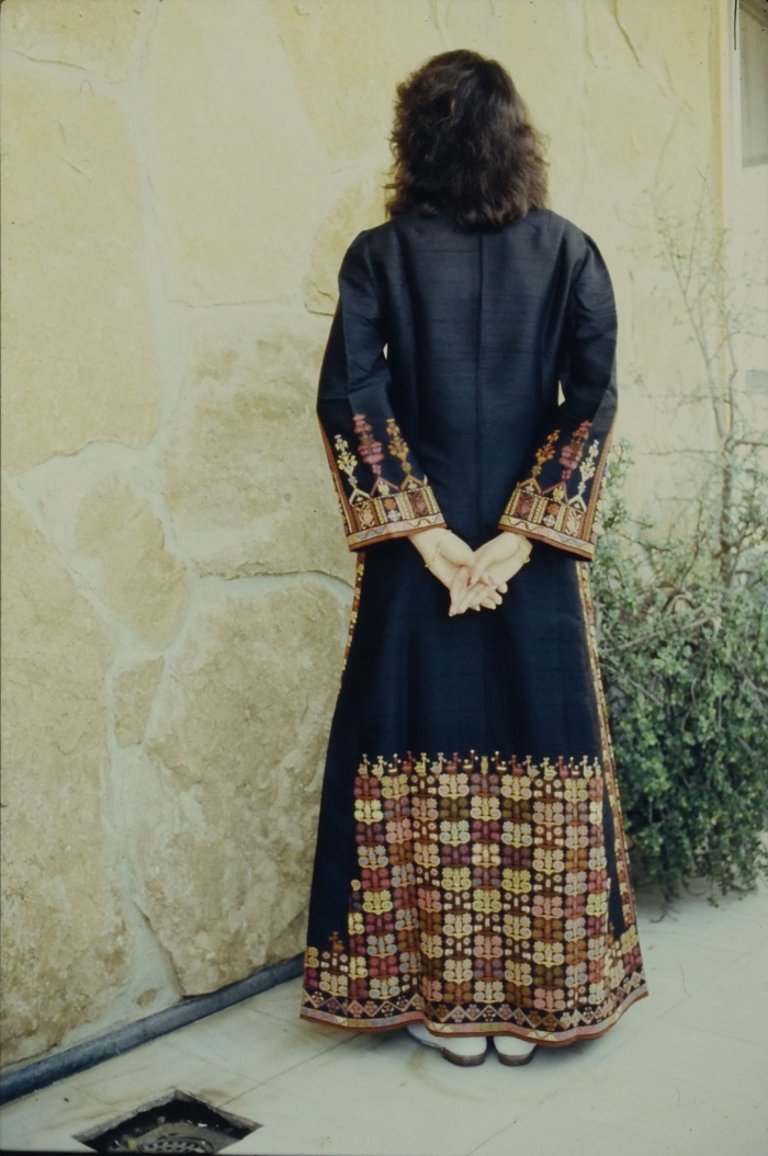 مطرزات فلسطينية تراثية من انتاج انعاش المخيم