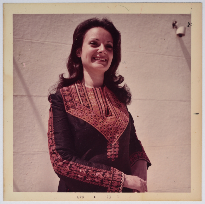 مطرزات فلسطينية تراثية من انتاج انعاش المخيم