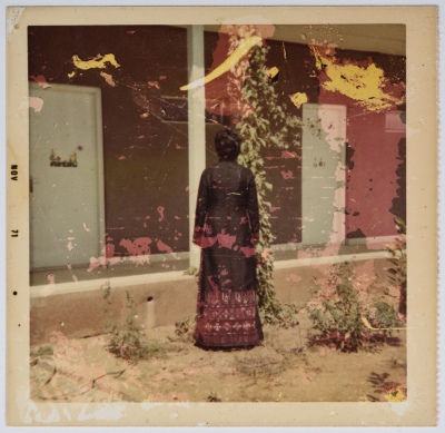 مطرزات فلسطينية تراثية من انتاج انعاش المخيم