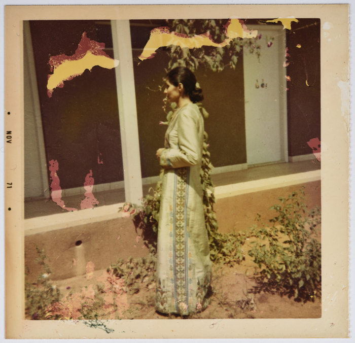 مطرزات فلسطينية تراثية من انتاج انعاش المخيم