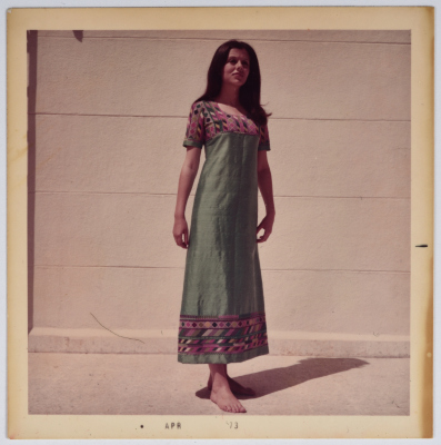 مطرزات فلسطينية تراثية من انتاج انعاش المخيم