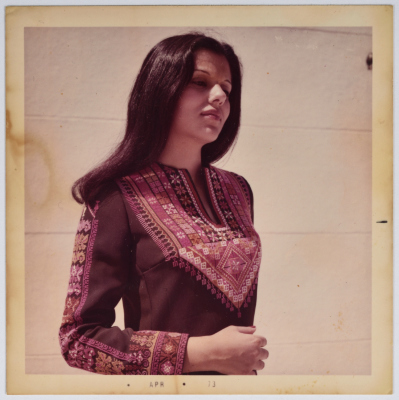 مطرزات فلسطينية تراثية من انتاج انعاش المخيم