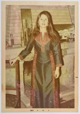 مطرزات فلسطينية تراثية من انتاج انعاش المخيم