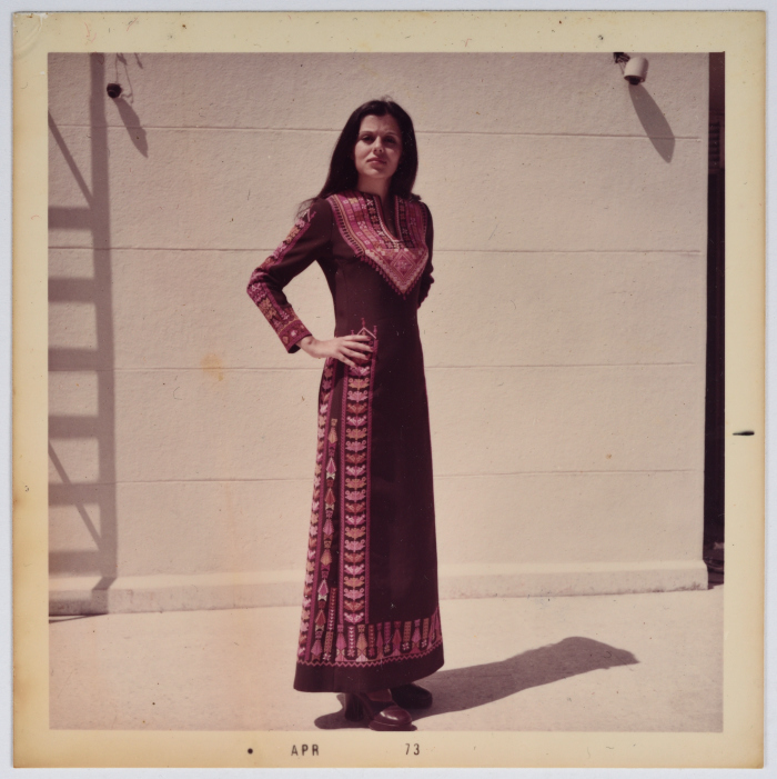 مطرزات فلسطينية تراثية من انتاج انعاش المخيم