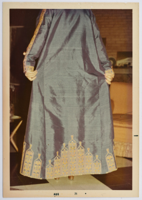 مطرزات فلسطينية تراثية من انتاج انعاش المخيم