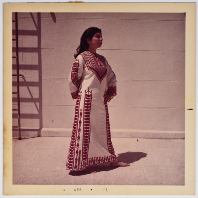 مطرزات فلسطينية تراثية من انتاج انعاش المخيم