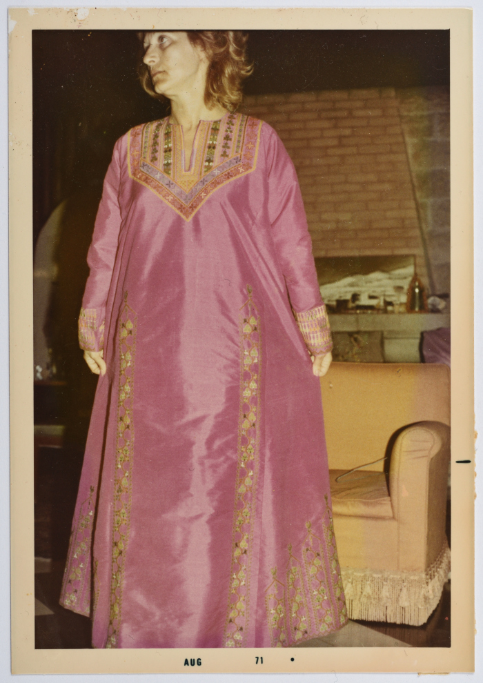 مطرزات فلسطينية تراثية من انتاج انعاش المخيم