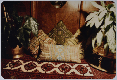 مطرزات فلسطينية تراثية من انتاج انعاش المخيم