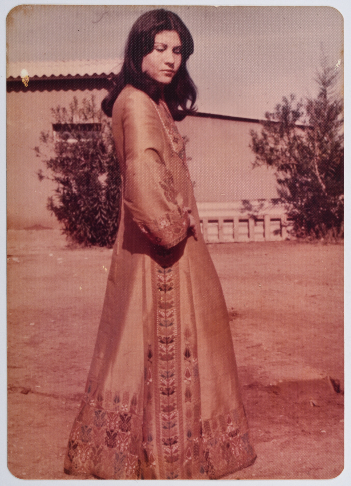 مطرزات فلسطينية تراثية من انتاج انعاش المخيم