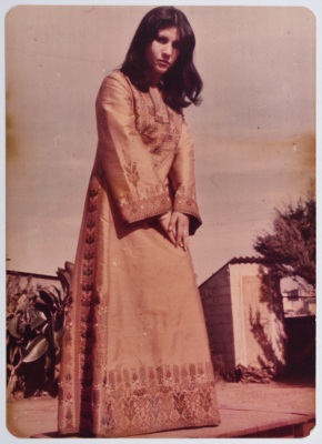 مطرزات فلسطينية تراثية من انتاج انعاش المخيم