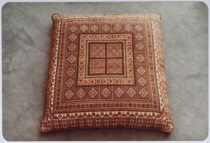 Handmade Embroidery Products by the Association for the Development of Palestinian Camps (INAASH) 