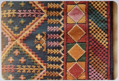 مطرزات فلسطينية تراثية من انتاج انعاش المخيم