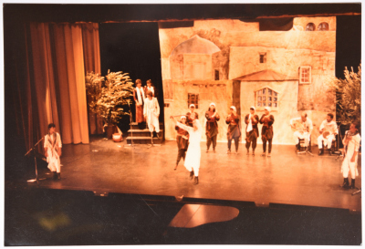 El-Funoun Palestinian Popular Dance Troupe Performing "Mish